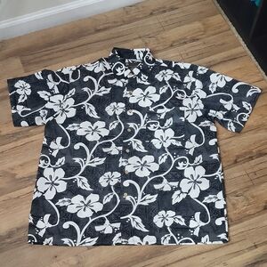 Island Tropics Extreme Gear Gray White Hawaiian Floral Button Down